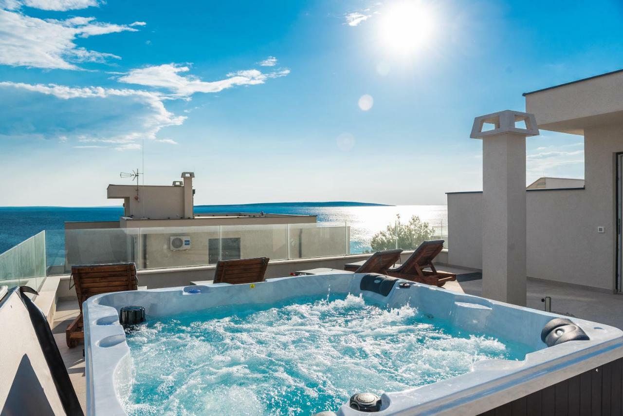 Luxury Penthouse Lägenhet Mandre Exteriör bild