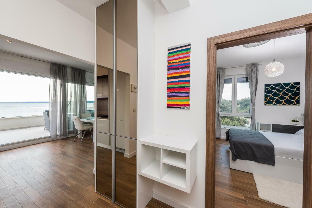 Luxury Penthouse Lägenhet Mandre Exteriör bild