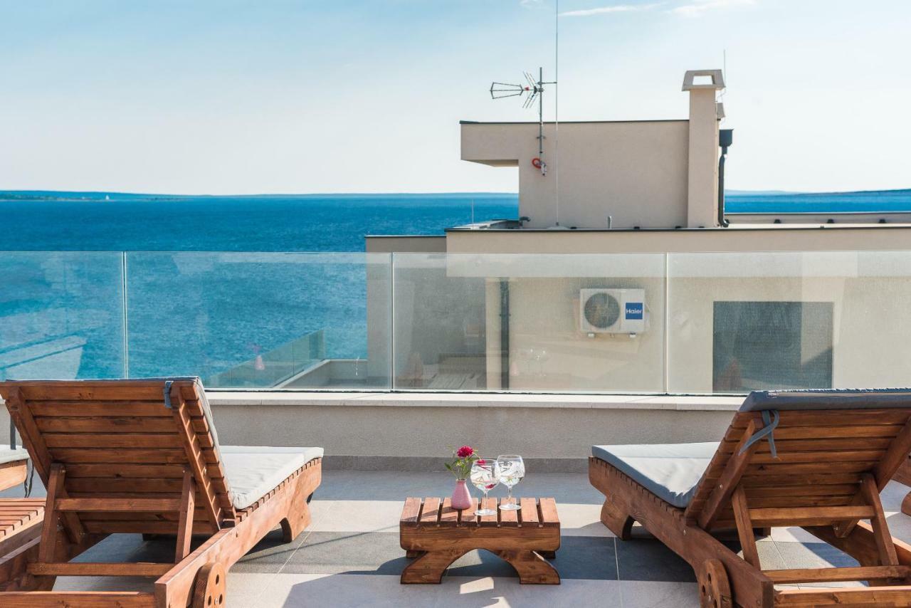 Luxury Penthouse Lägenhet Mandre Exteriör bild