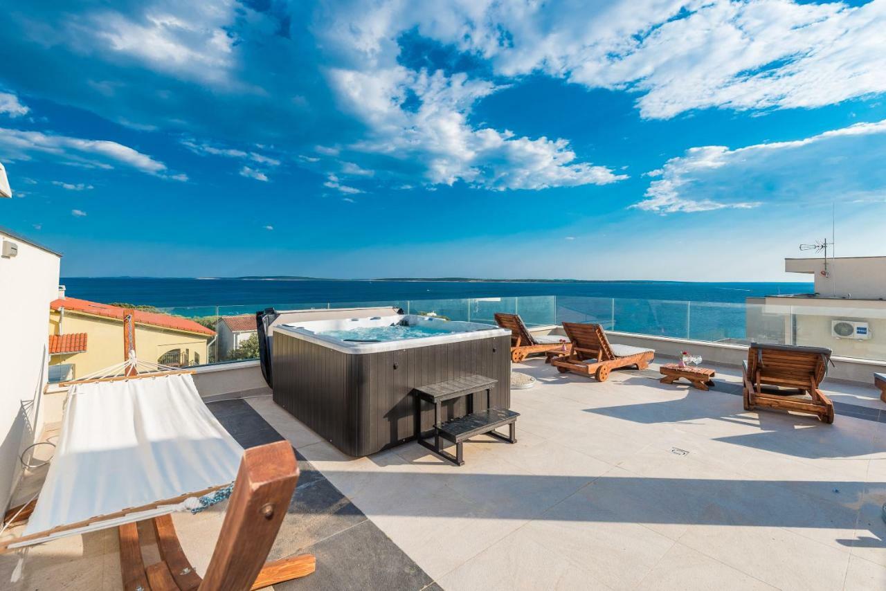 Luxury Penthouse Lägenhet Mandre Exteriör bild