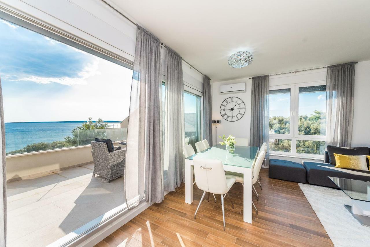 Luxury Penthouse Lägenhet Mandre Exteriör bild