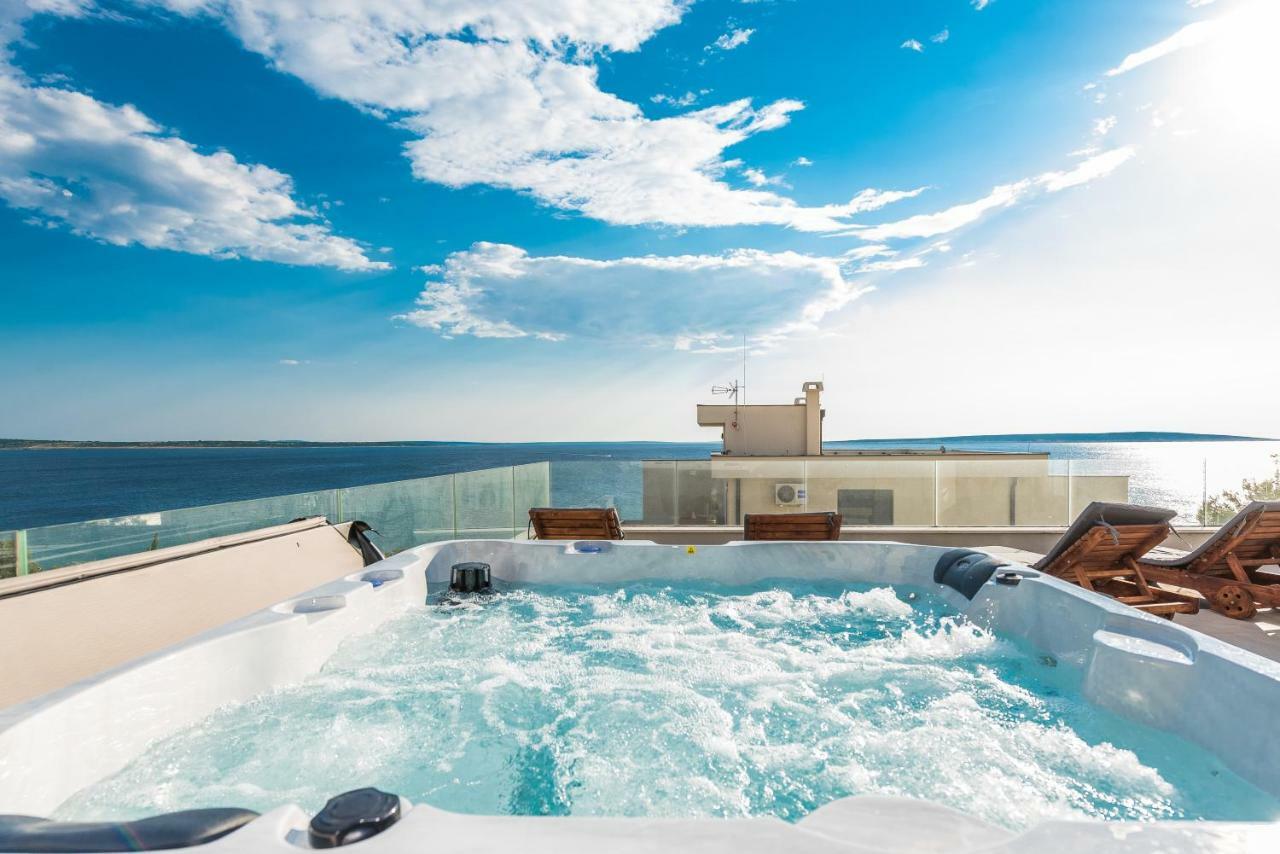 Luxury Penthouse Lägenhet Mandre Exteriör bild