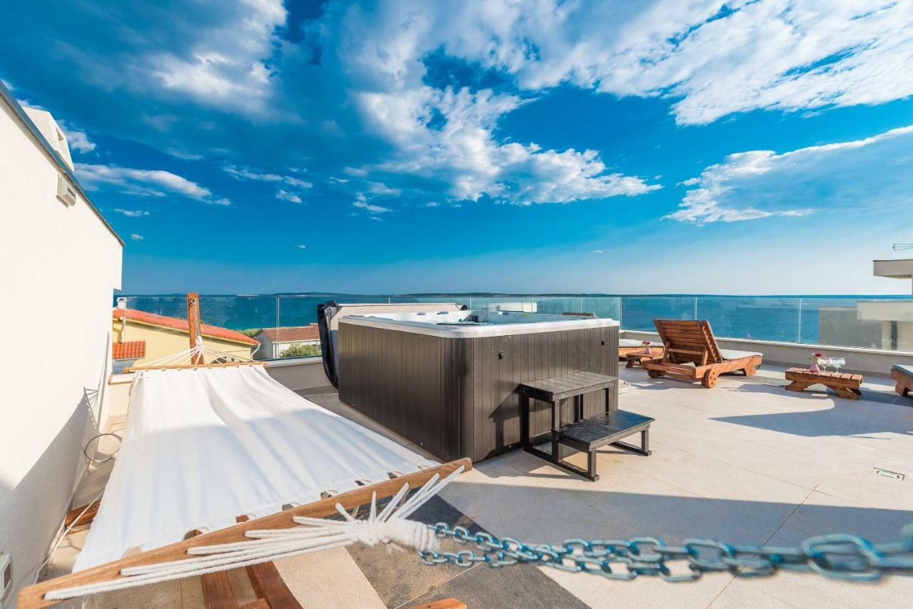 Luxury Penthouse Lägenhet Mandre Exteriör bild