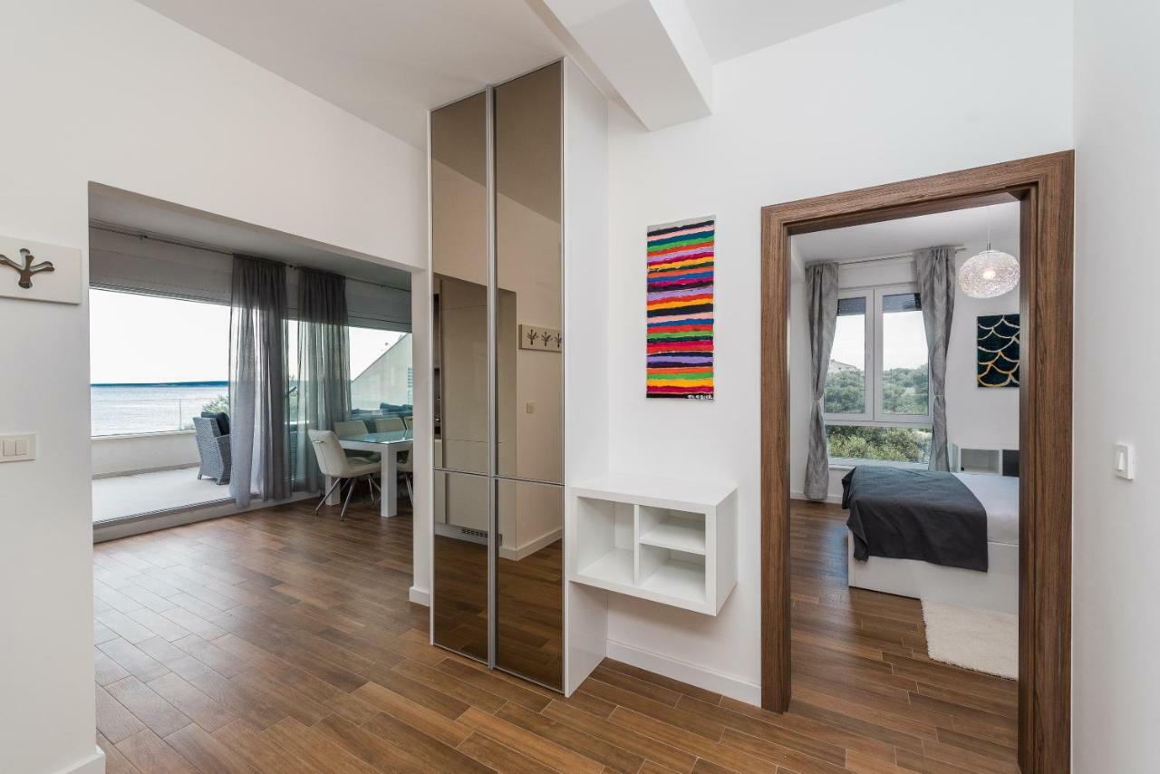 Luxury Penthouse Lägenhet Mandre Exteriör bild