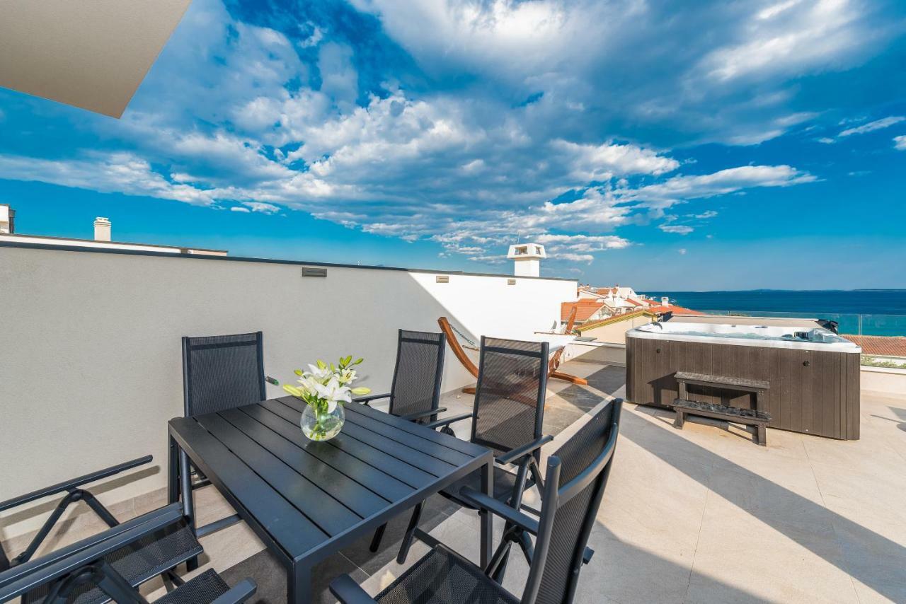 Luxury Penthouse Lägenhet Mandre Exteriör bild