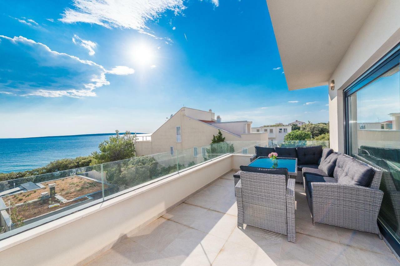Luxury Penthouse Lägenhet Mandre Exteriör bild