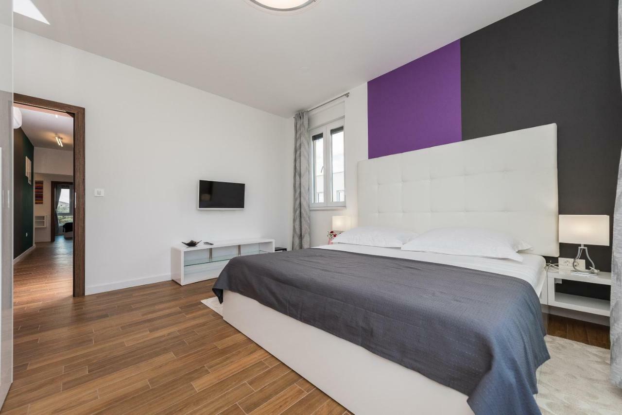 Luxury Penthouse Lägenhet Mandre Exteriör bild