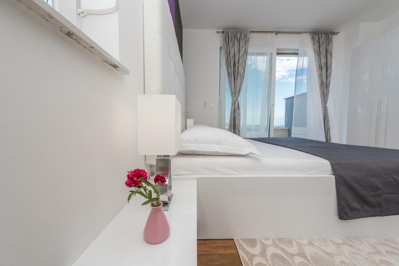 Luxury Penthouse Lägenhet Mandre Exteriör bild