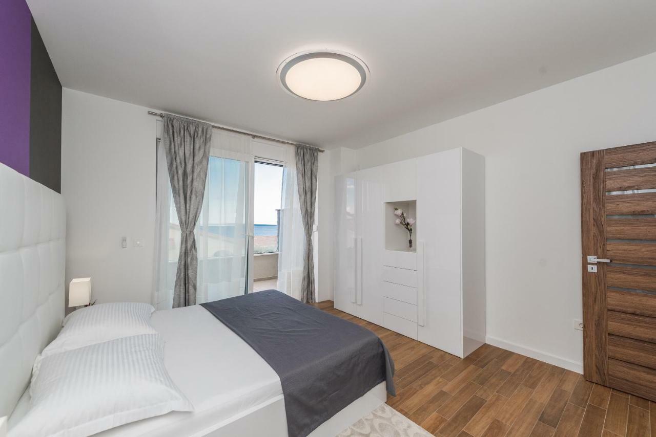 Luxury Penthouse Lägenhet Mandre Exteriör bild