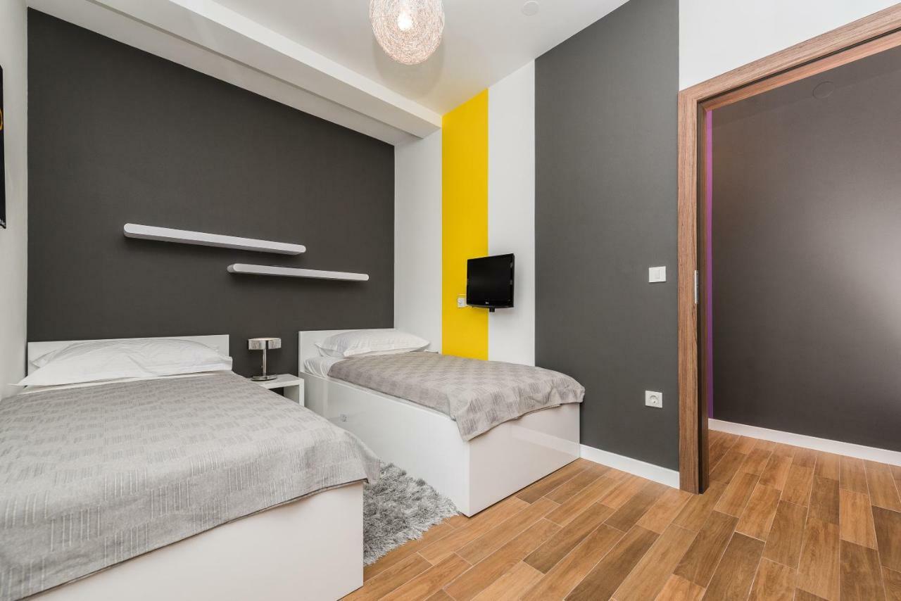 Luxury Penthouse Lägenhet Mandre Exteriör bild